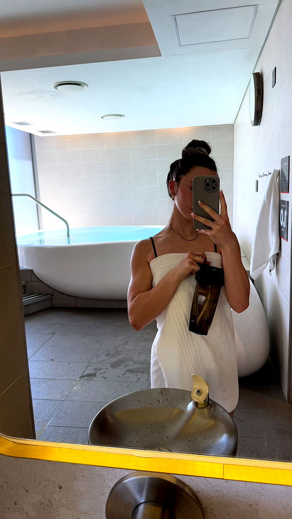 meelahrobbins image ~ Altpins