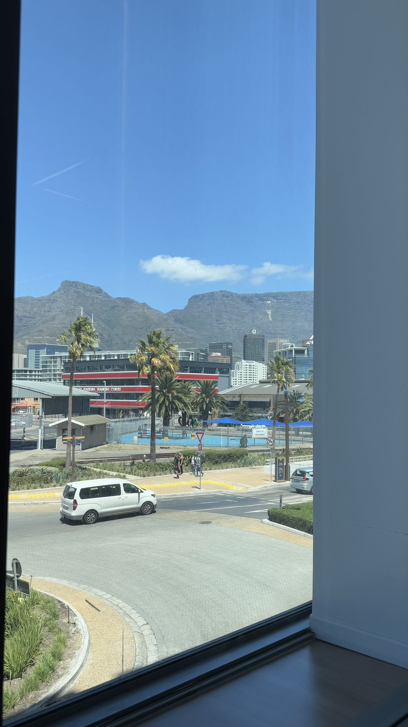 meelahrobbins snapchat image archive image