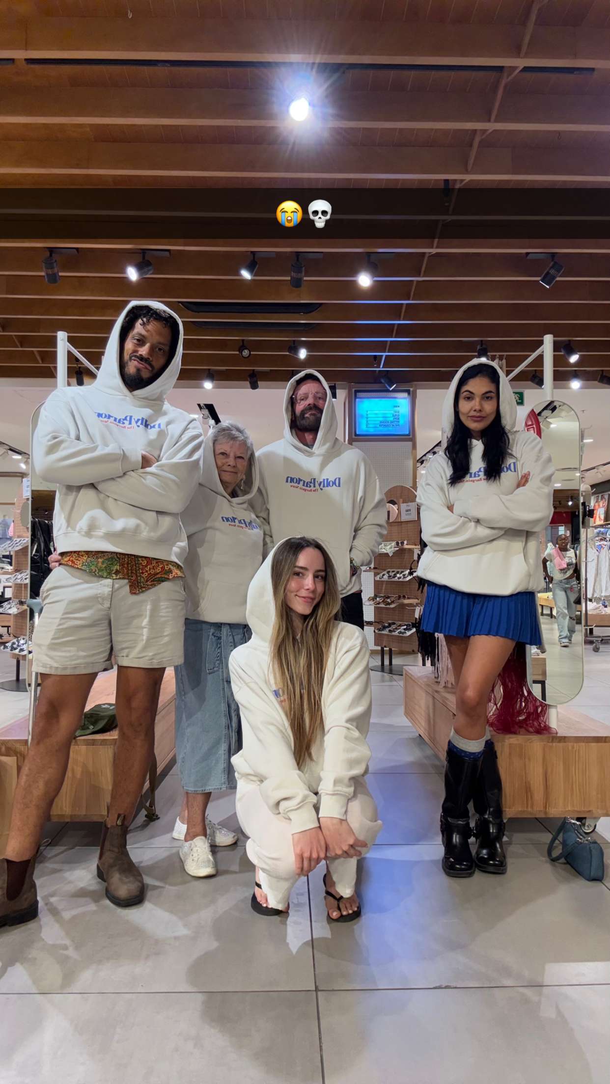 meelahrobbins snapchat image archive image