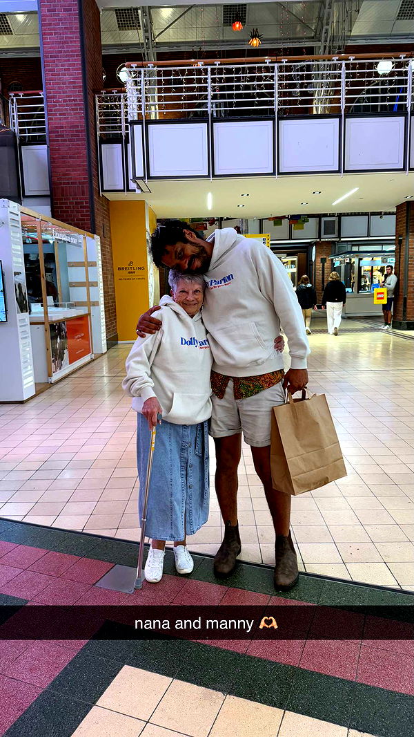 meelahrobbins image ~ Altpins