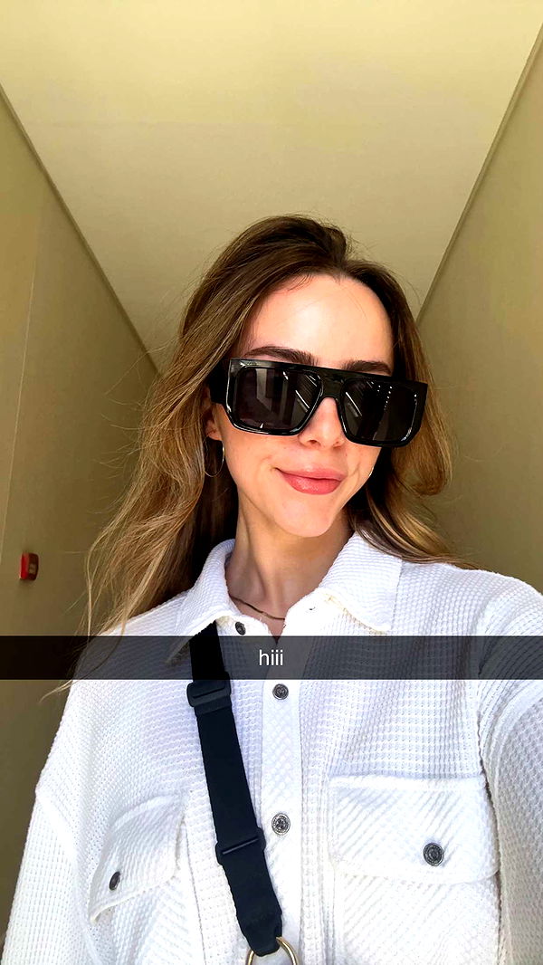 meelahrobbins image ~ Altpins