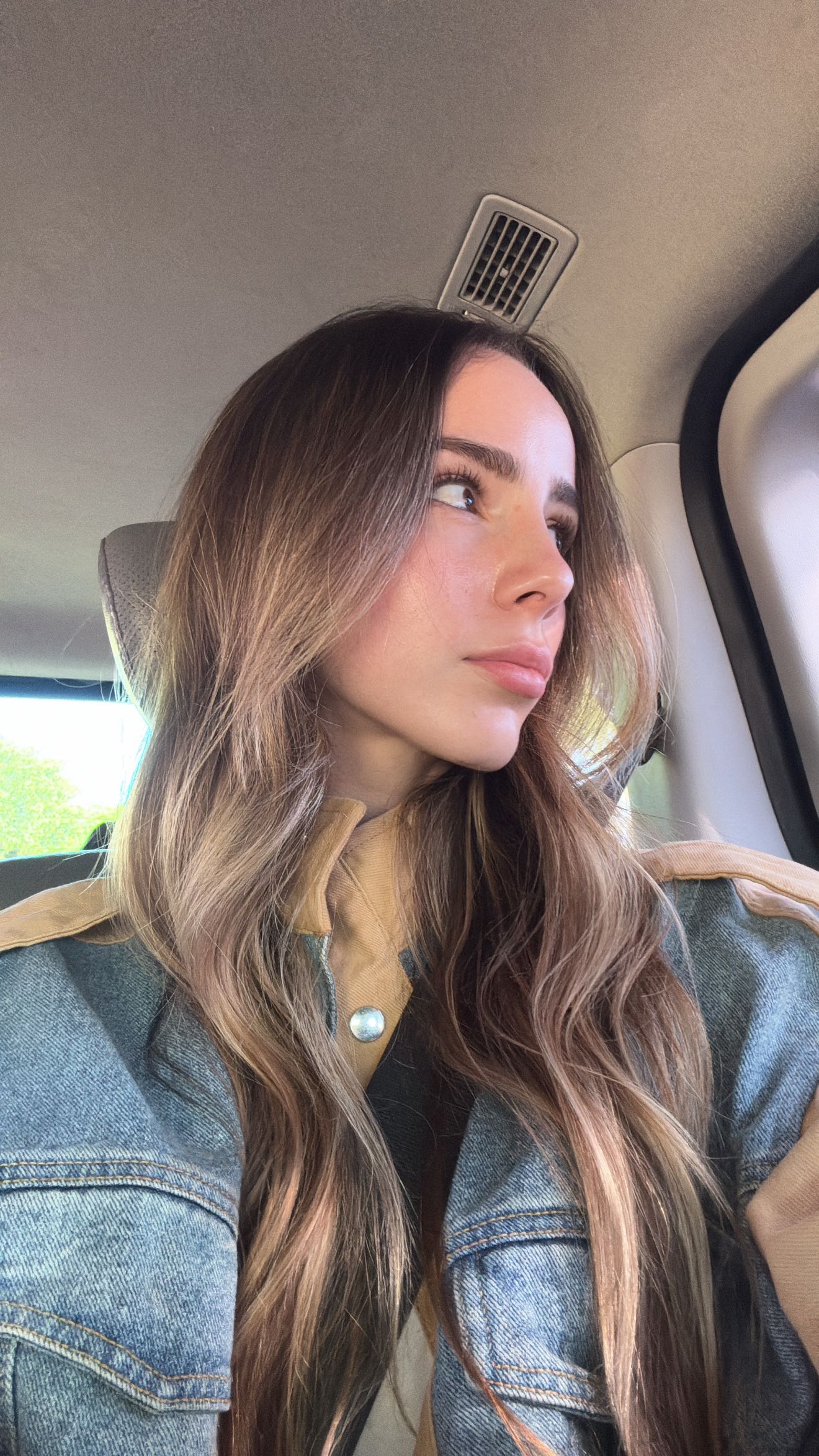 meelahrobbins snapchat image archive image