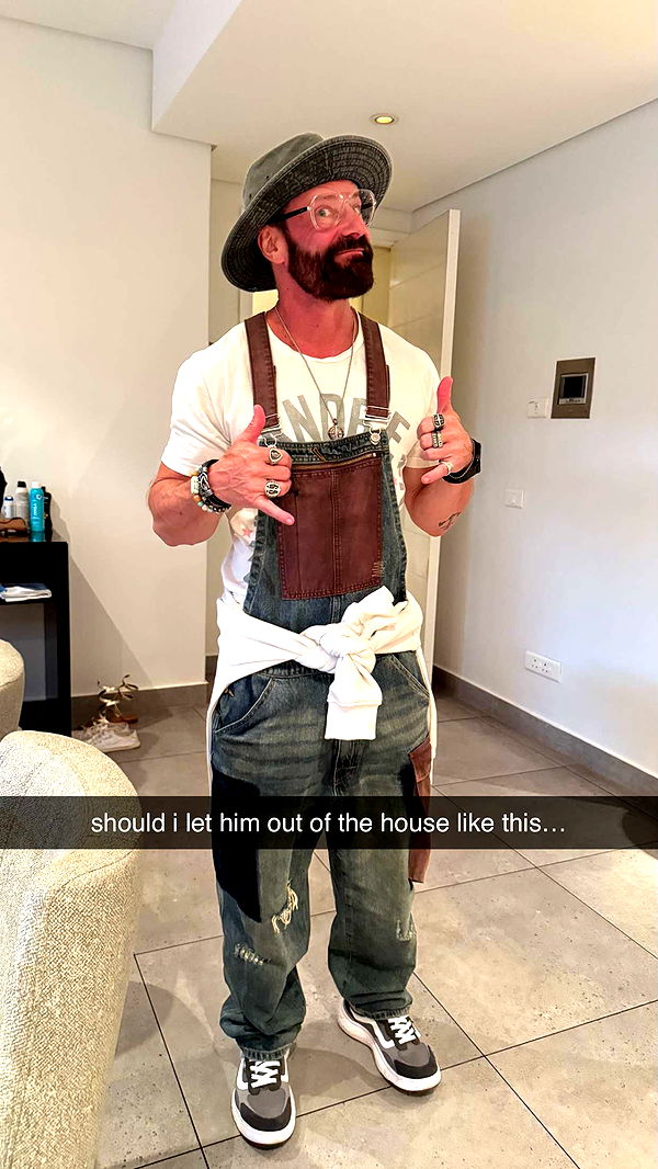 meelahrobbins image ~ Altpins