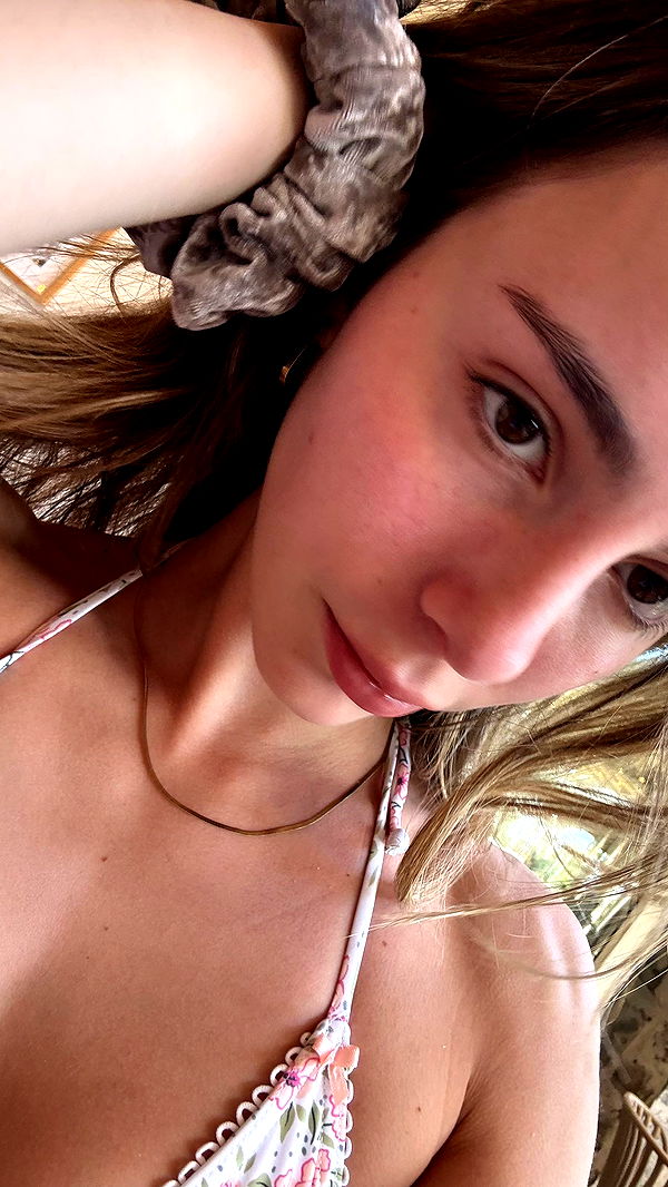 meelahrobbins image ~ Altpins