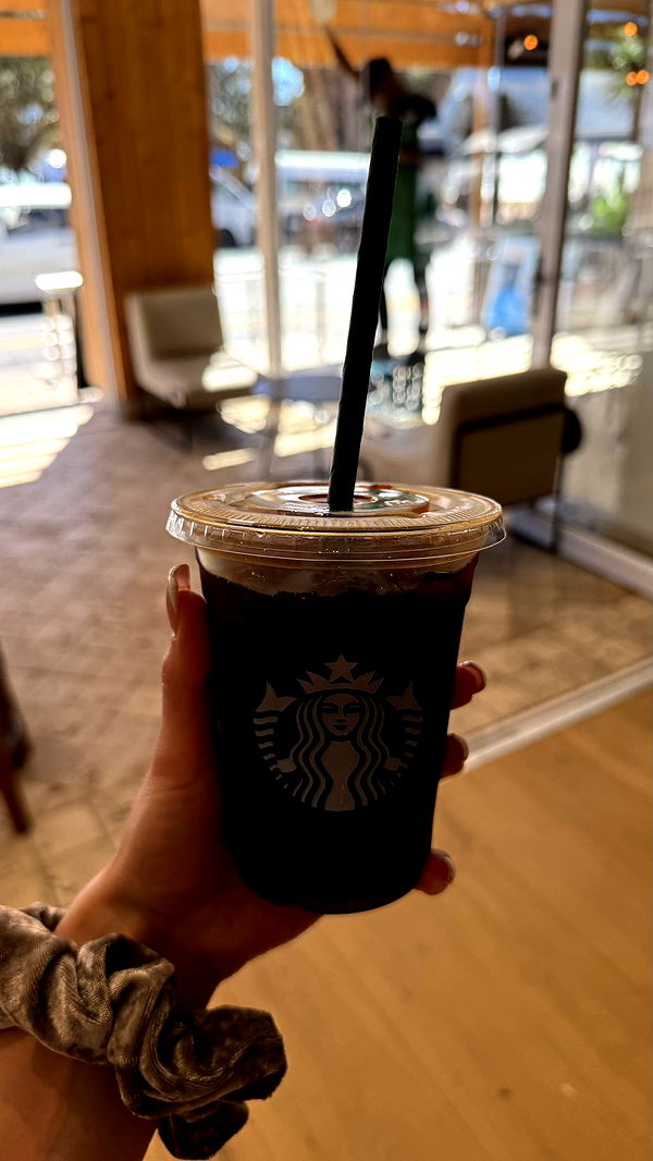 meelahrobbins image ~ Altpins