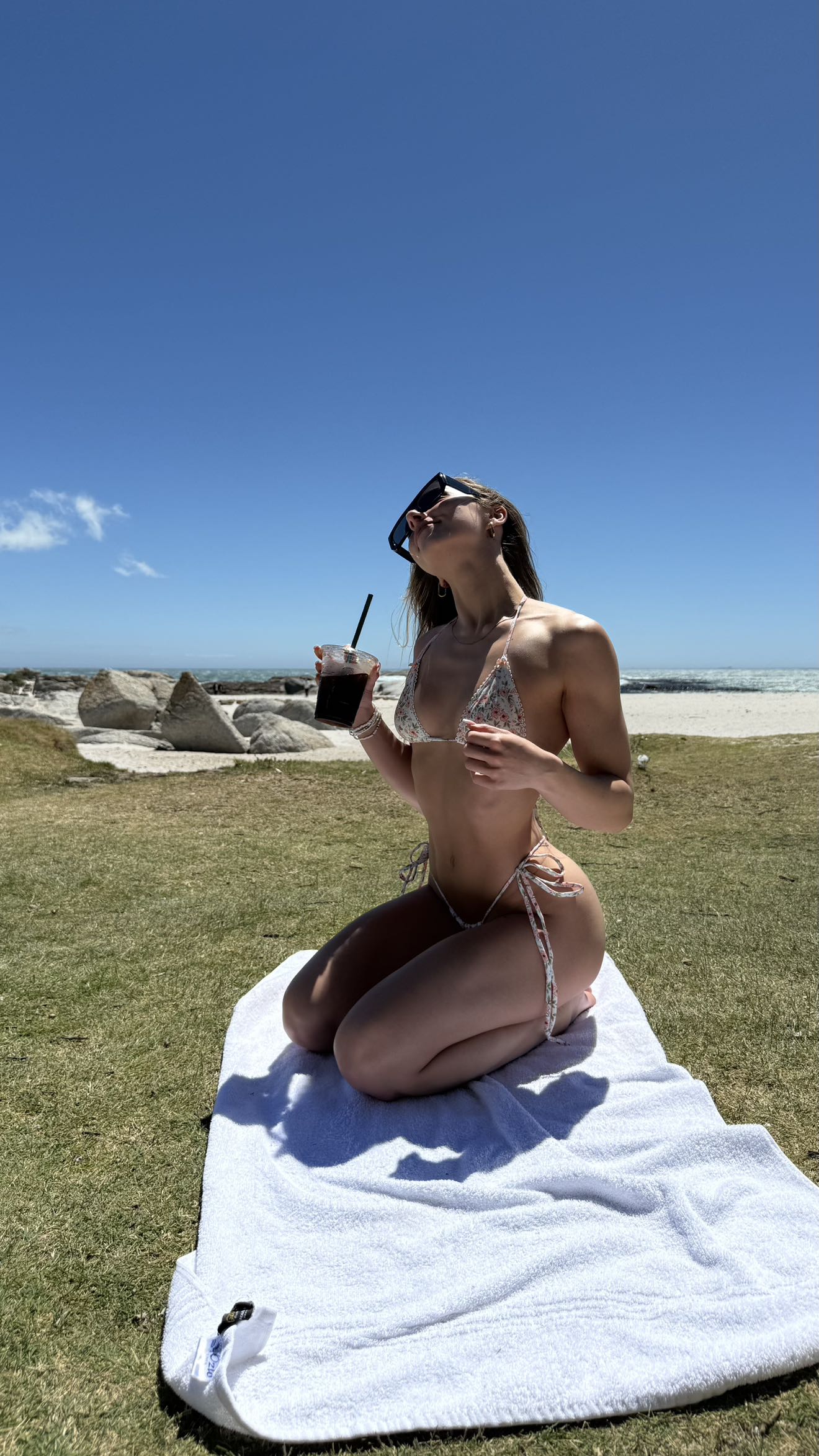 meelahrobbins snapchat image archive image