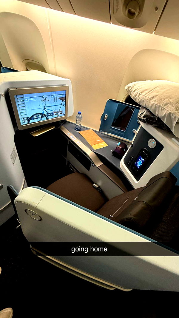 meelahrobbins image ~ Altpins