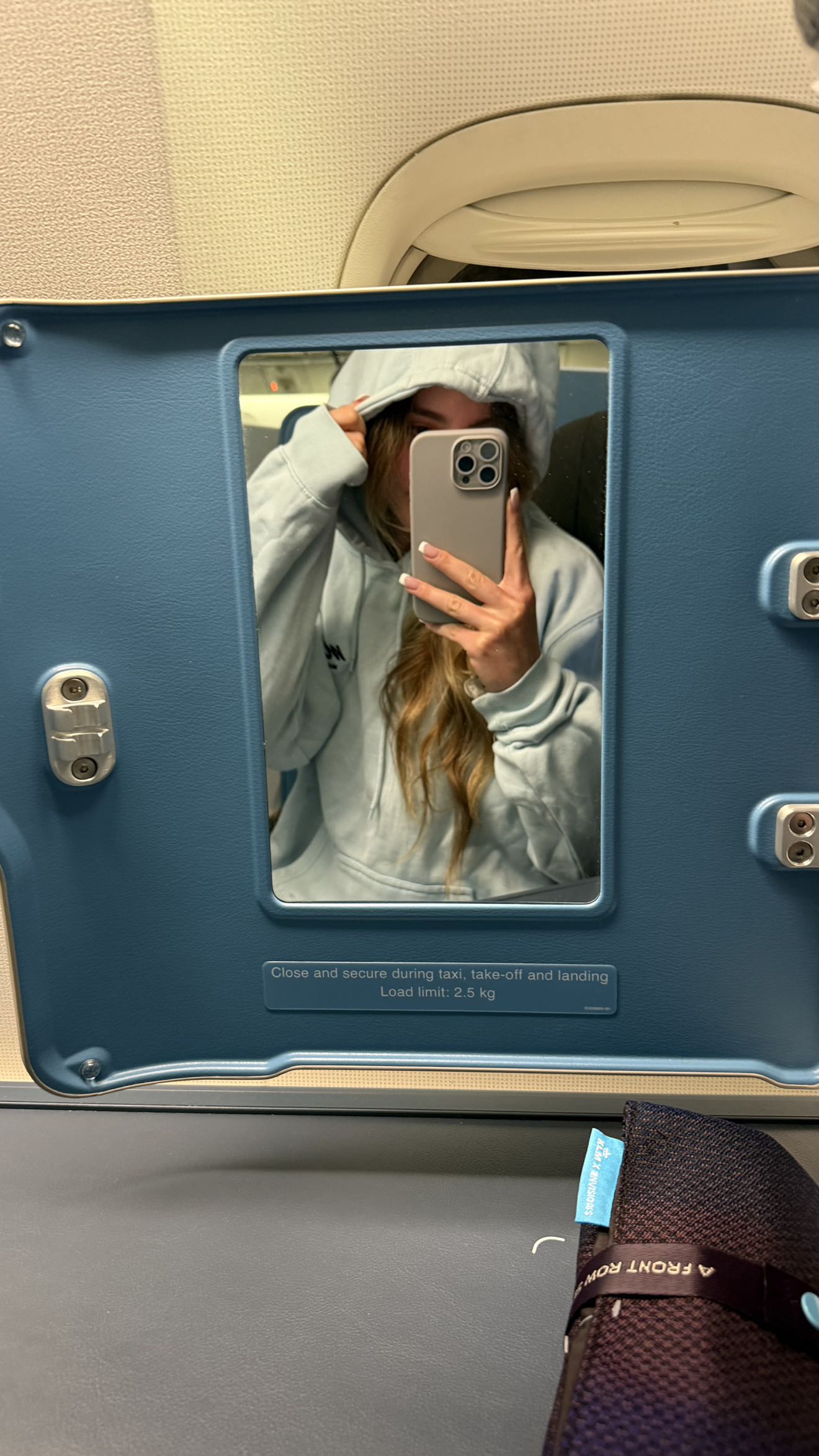 meelahrobbins snapchat image archive image