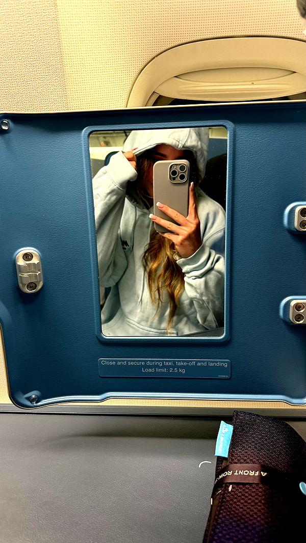 meelahrobbins image ~ Altpins