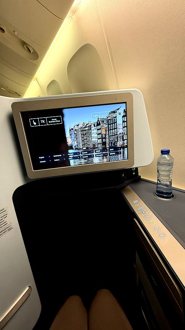 meelahrobbins image ~ Altpins