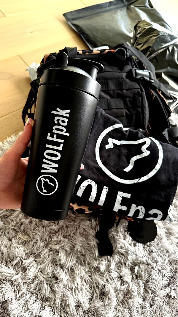 meelahrobbins image ~ Altpins