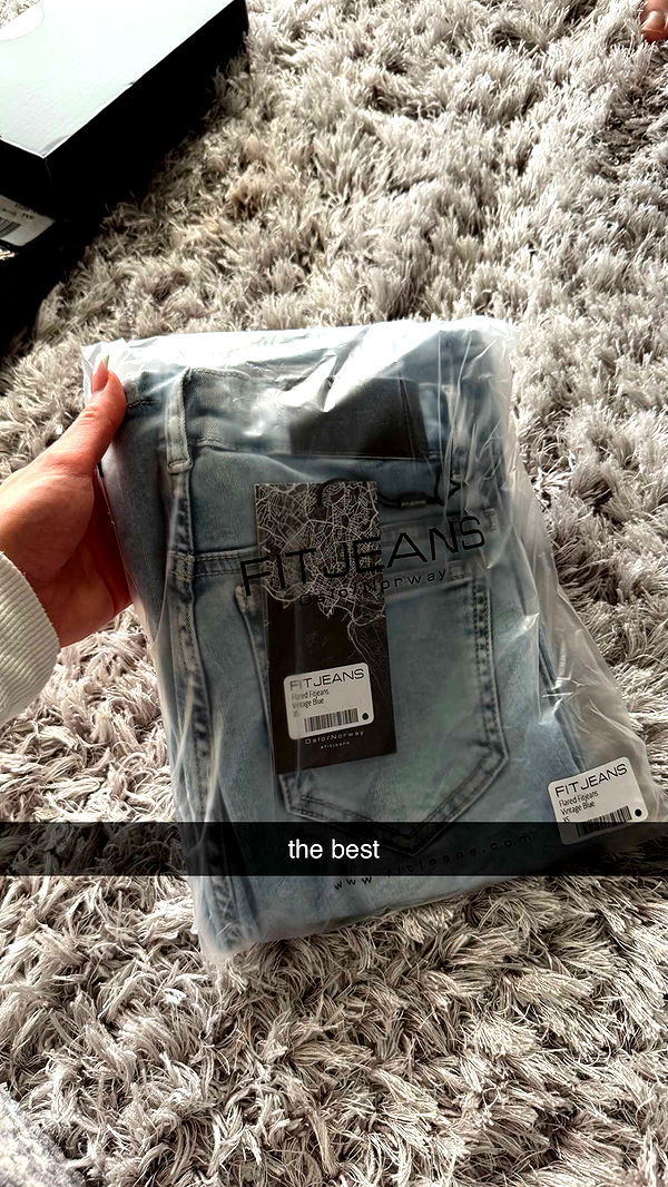 meelahrobbins image ~ Altpins