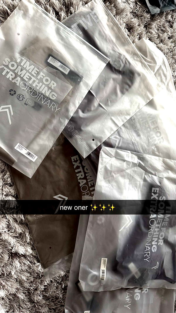 meelahrobbins image ~ Altpins