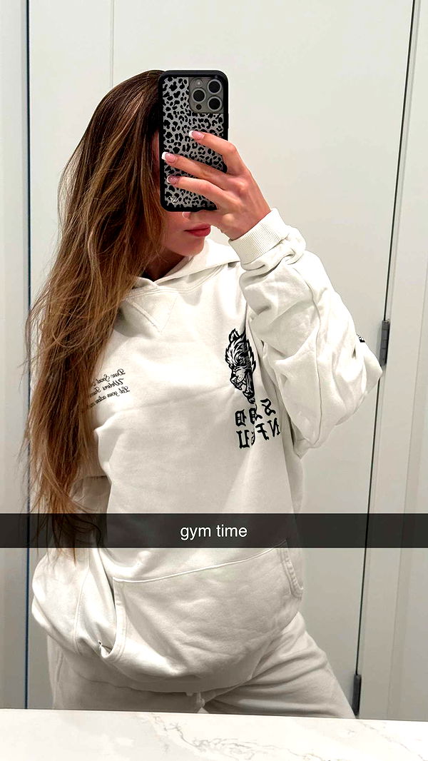 meelahrobbins image ~ Altpins