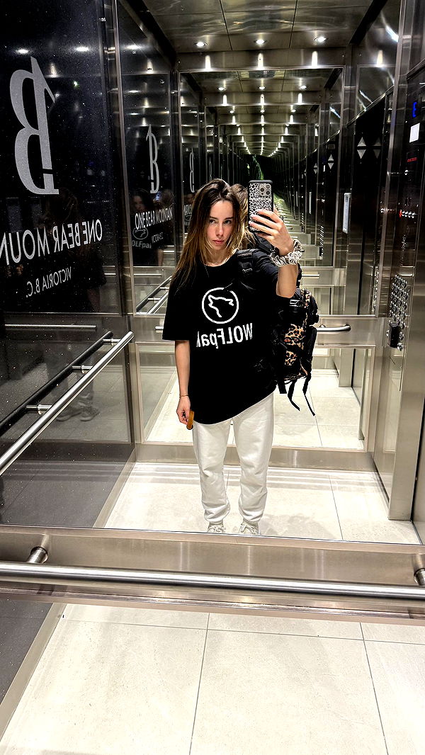 meelahrobbins image ~ Altpins