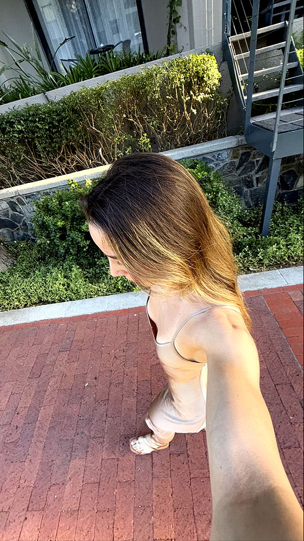 meelahrobbins image ~ Altpins