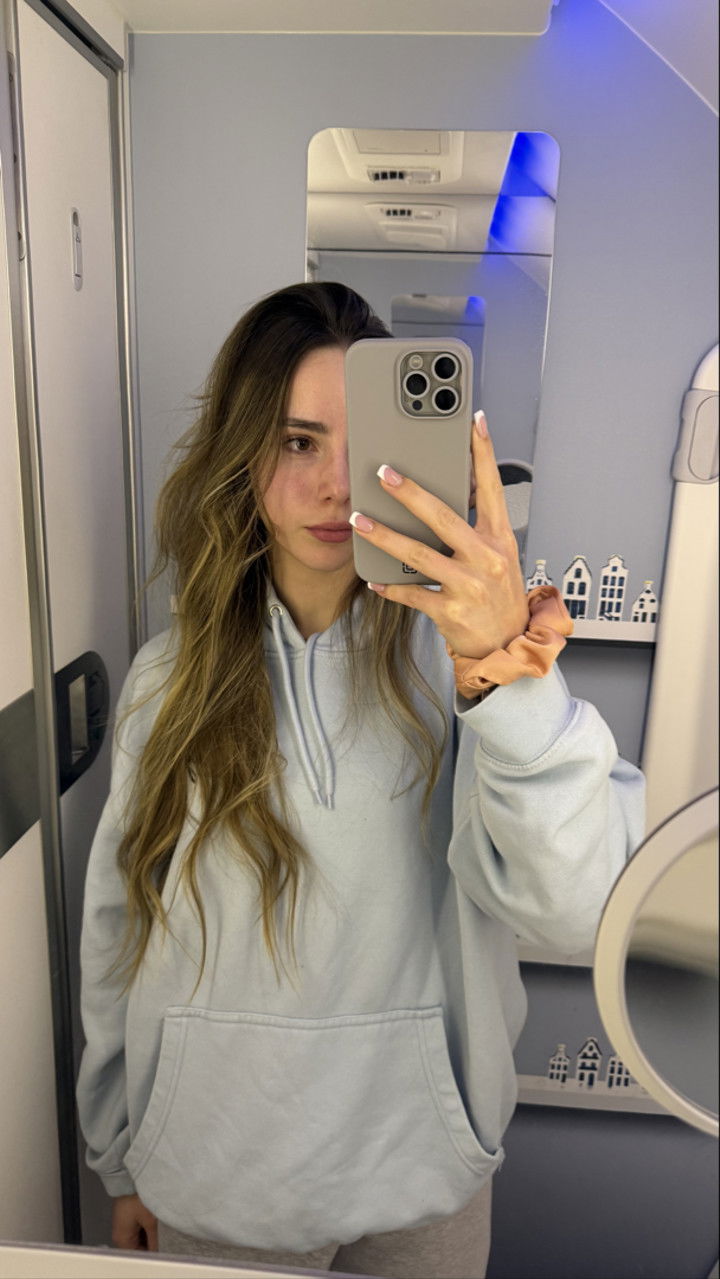 meelahrobbins snapchat image archive image