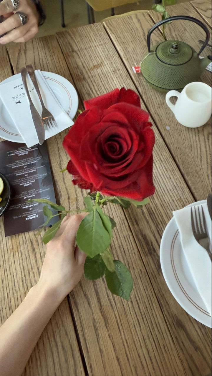 meelahrobbins snapchat image archive image