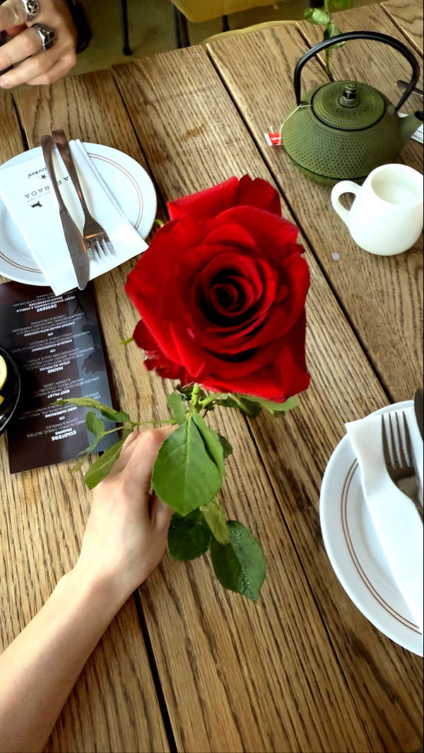 meelahrobbins image ~ Altpins