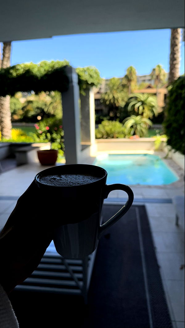 meelahrobbins image ~ Altpins