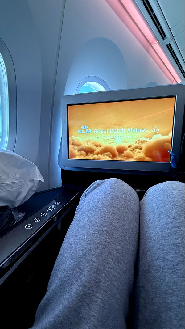 meelahrobbins image ~ Altpins