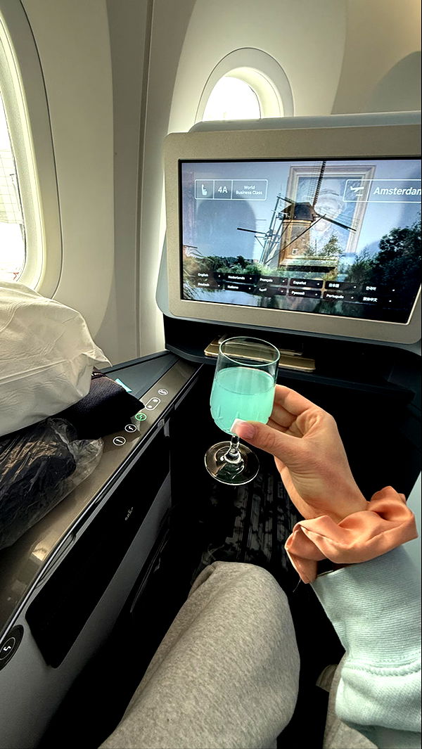 meelahrobbins image ~ Altpins