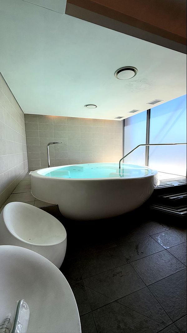 meelahrobbins image ~ Altpins