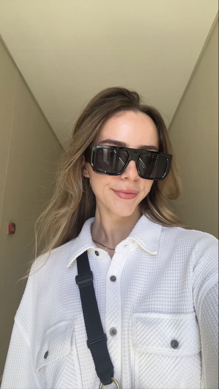 meelahrobbins snapchat image archive image