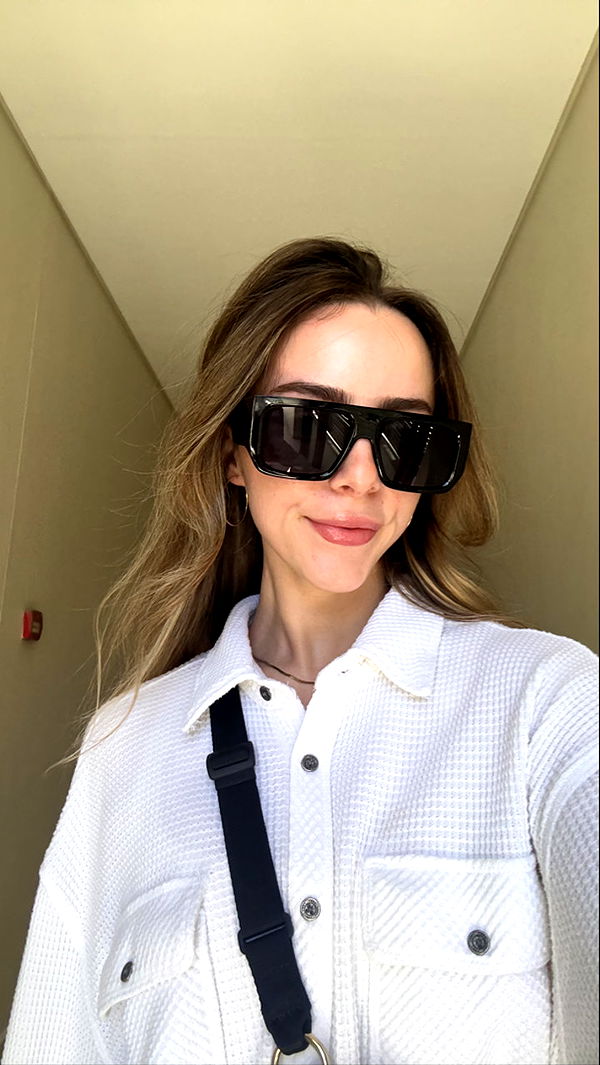 meelahrobbins image ~ Altpins