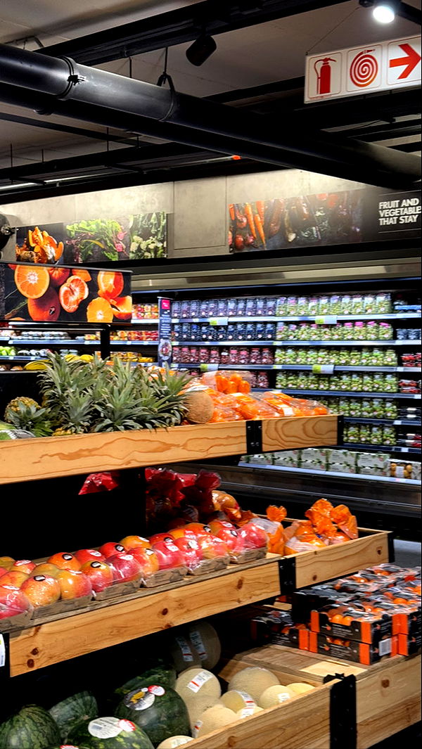 meelahrobbins image ~ Altpins