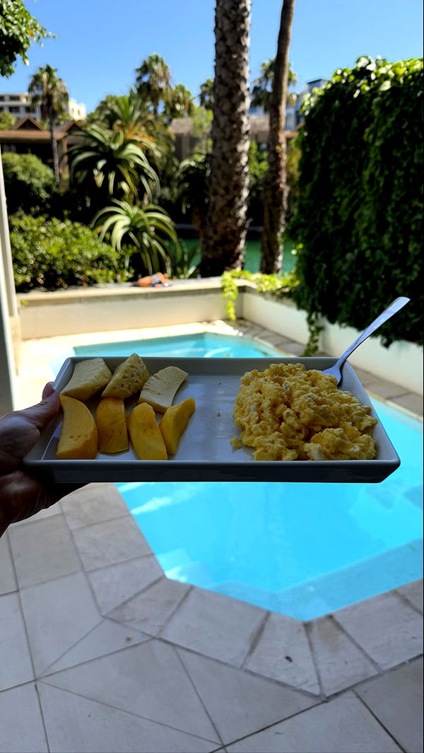 meelahrobbins image ~ Altpins