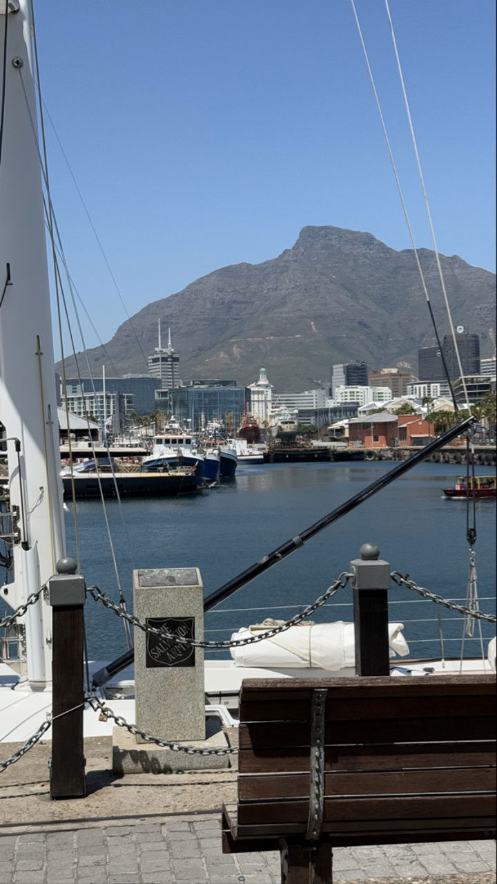 meelahrobbins snapchat image archive image