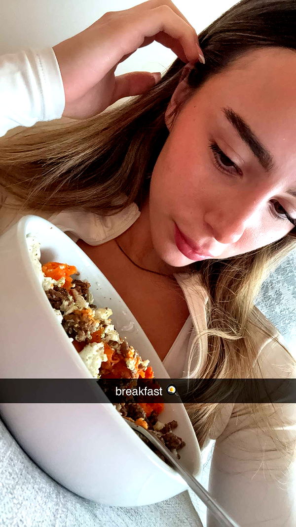 meelahrobbins image ~ Altpins