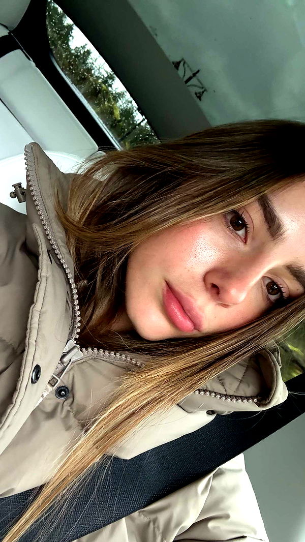 meelahrobbins image ~ Altpins