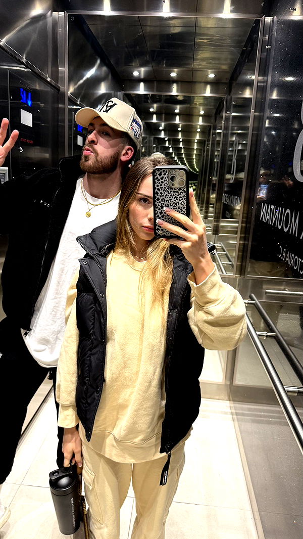 meelahrobbins image ~ Altpins