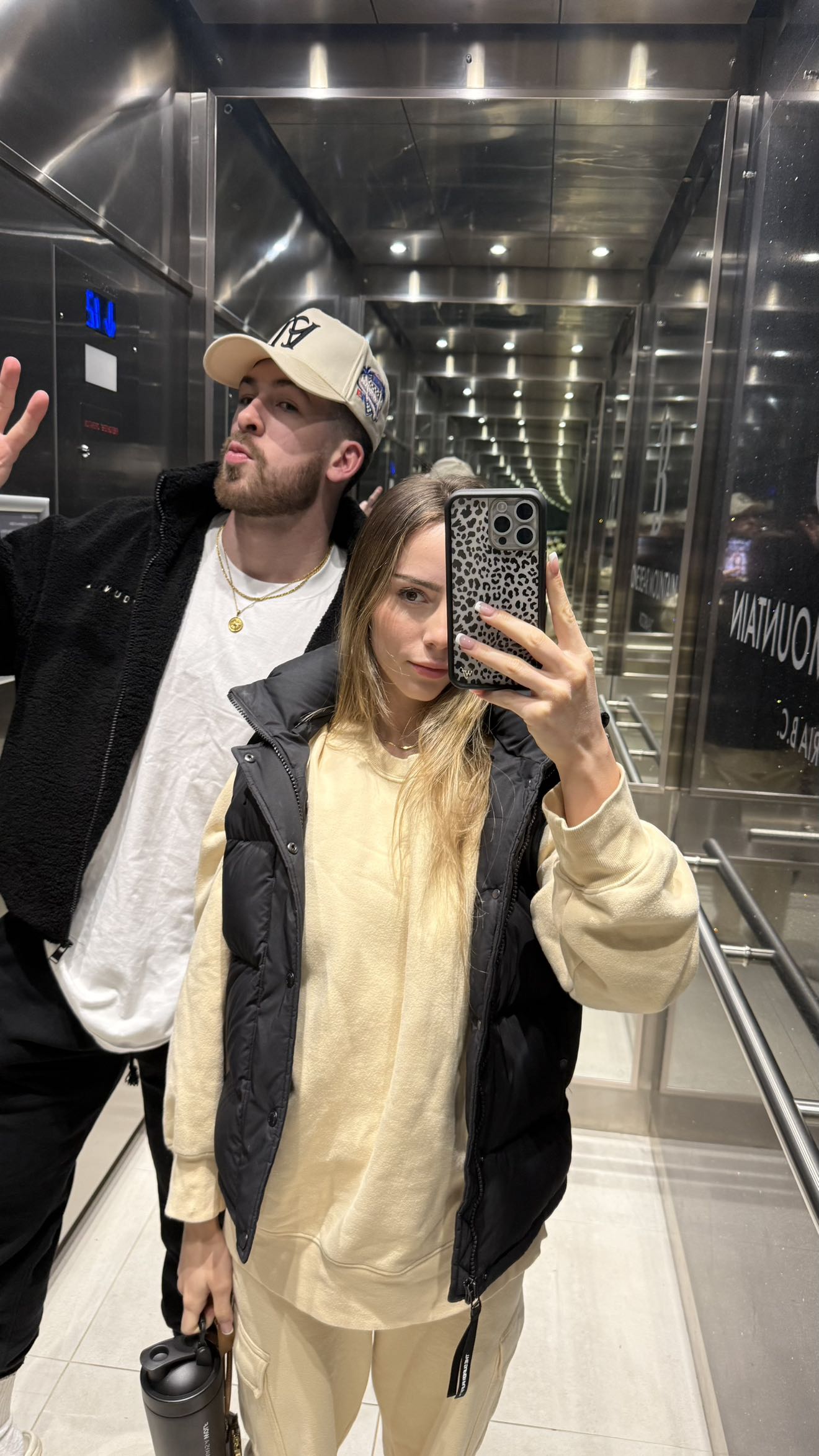 meelahrobbins snapchat image archive image