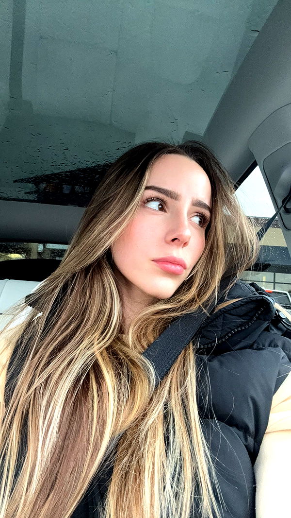 meelahrobbins image ~ Altpins