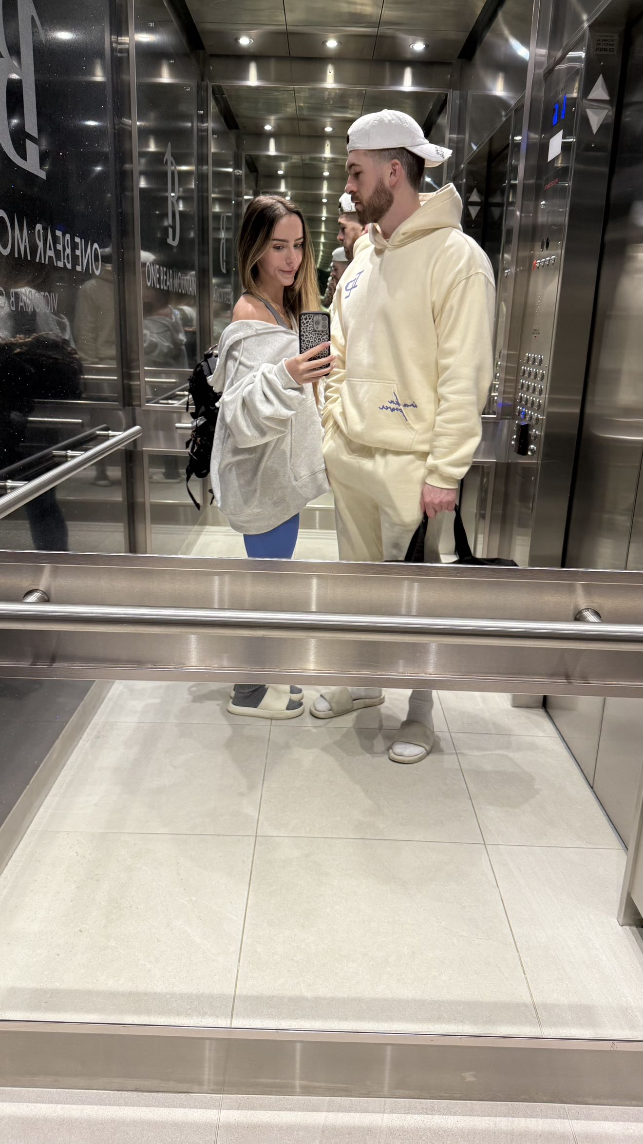 meelahrobbins snapchat image archive image