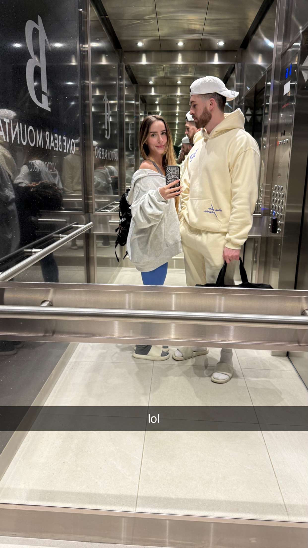 meelahrobbins snapchat image archive image