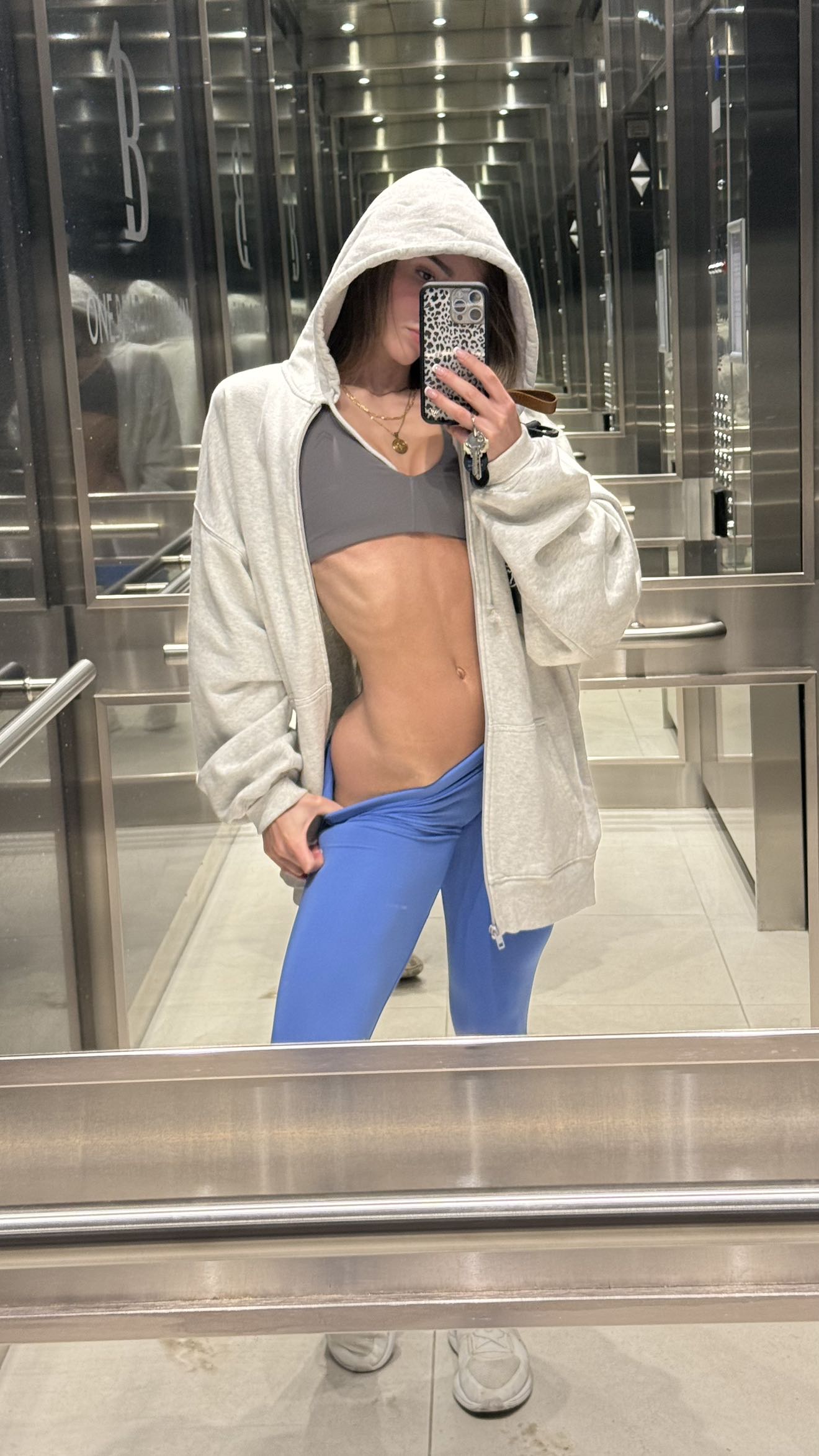 meelahrobbins snapchat image archive image