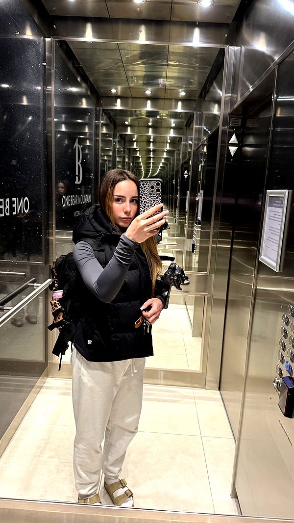 meelahrobbins image ~ Altpins