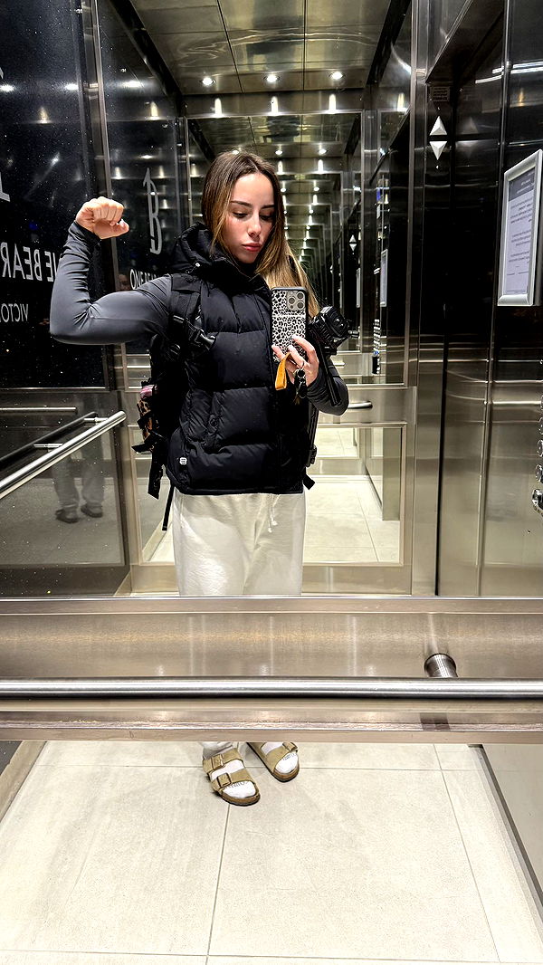 meelahrobbins image ~ Altpins