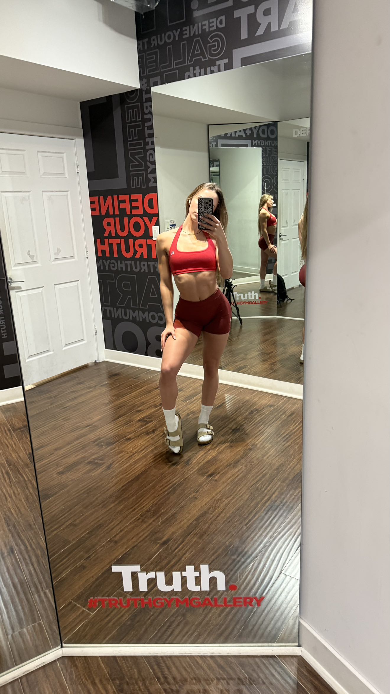 meelahrobbins snapchat image archive image