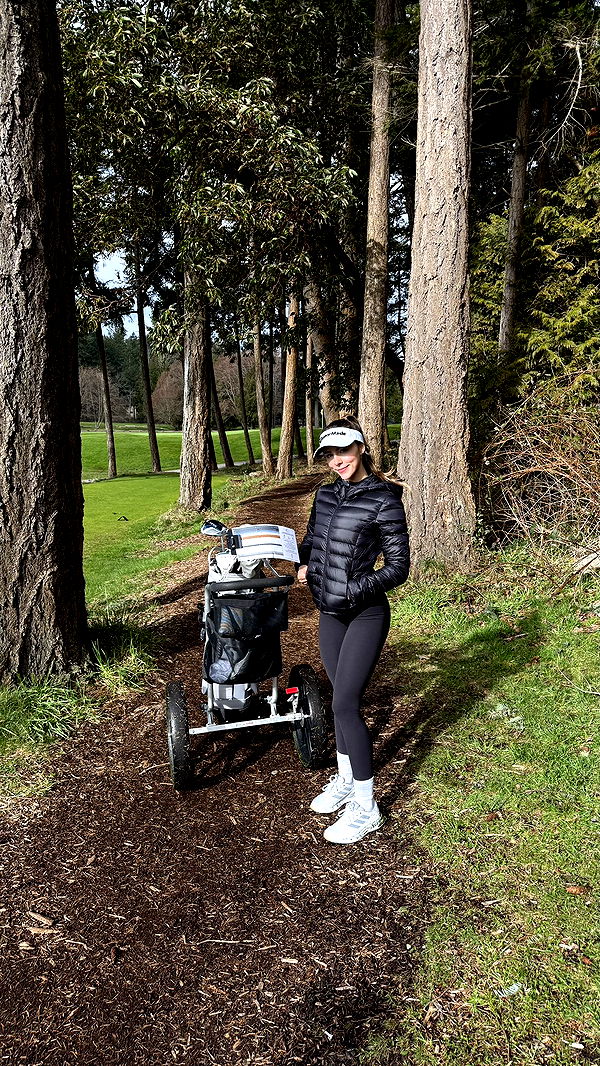 meelahrobbins image ~ Altpins