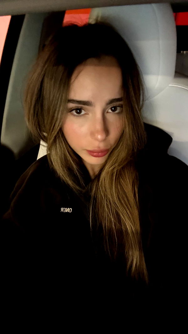 meelahrobbins image ~ Altpins