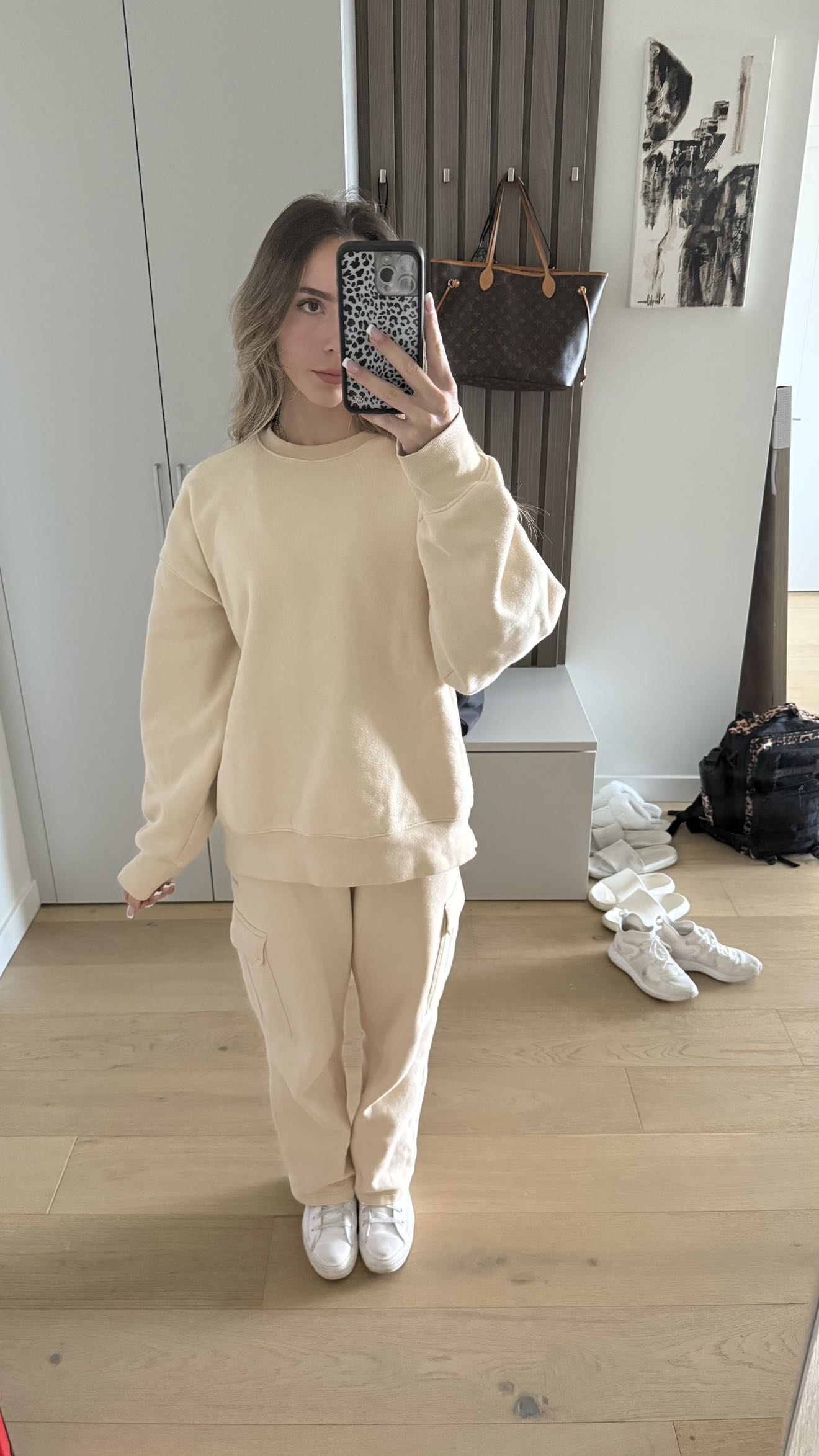 meelahrobbins snapchat image archive image