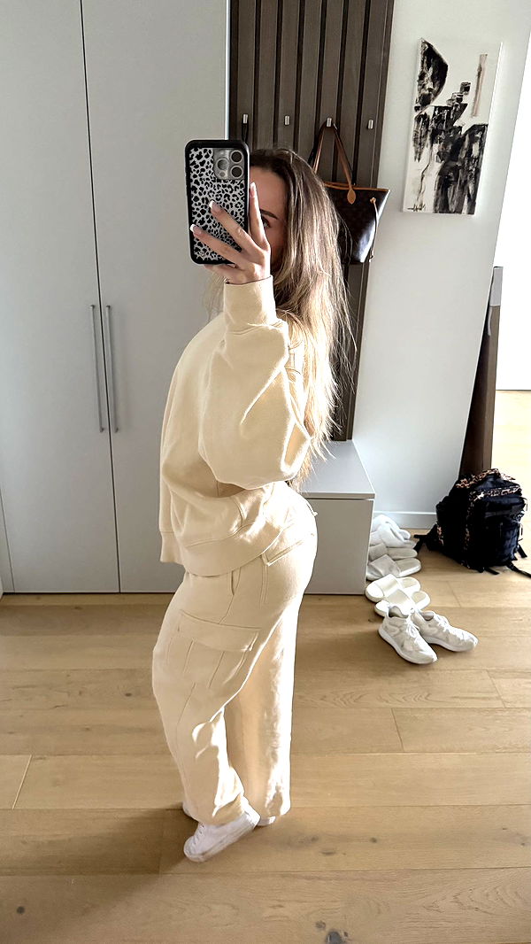 meelahrobbins image ~ Altpins