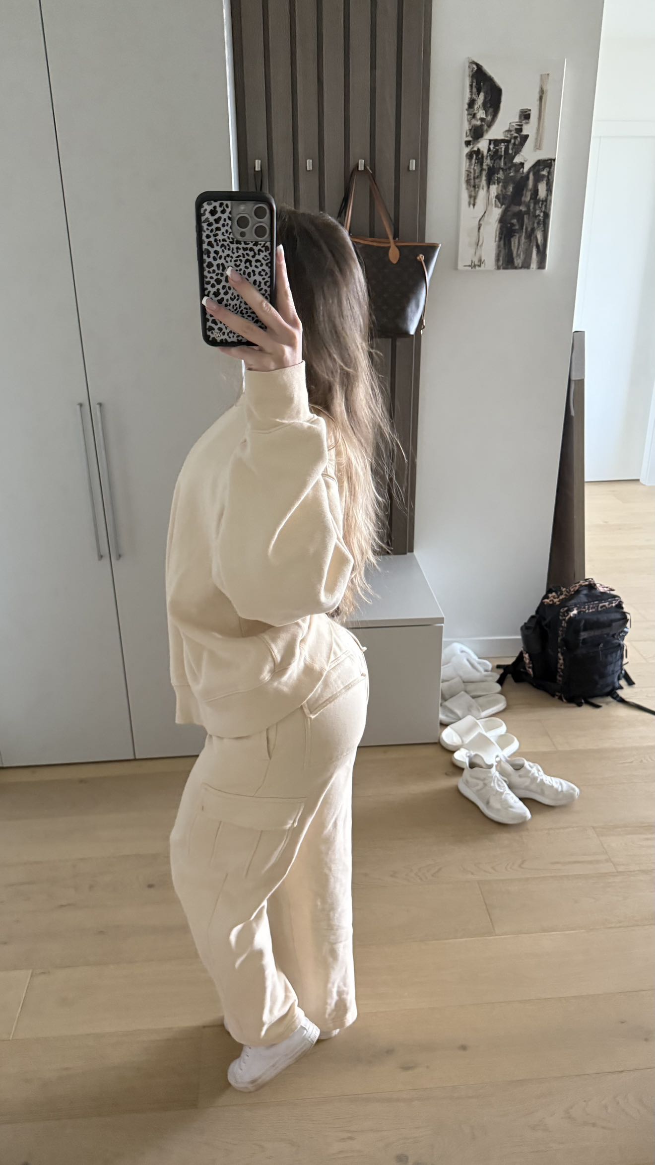 meelahrobbins snapchat image archive image