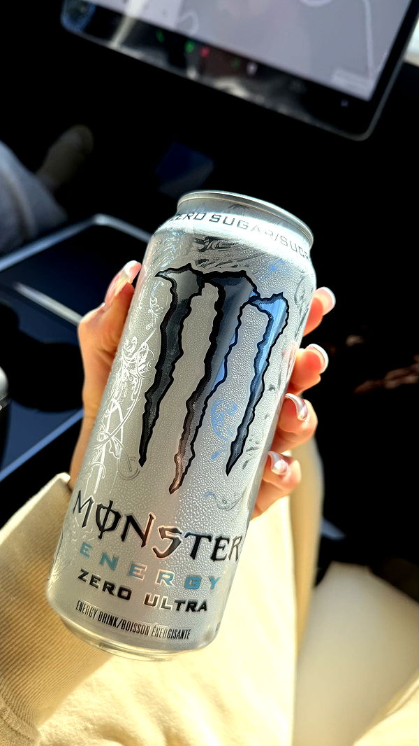 meelahrobbins image ~ Altpins