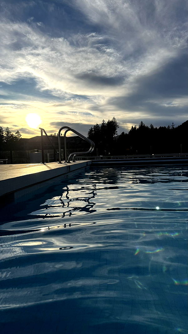 meelahrobbins image ~ Altpins